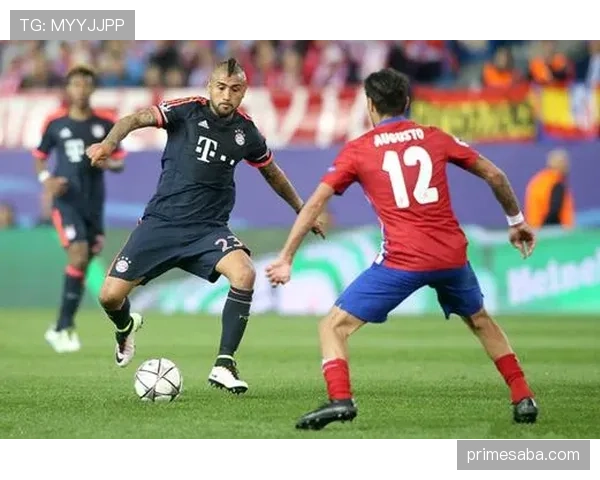 卡纳瓦罗如何通过高位逼抢与防线指挥压制对手中场？