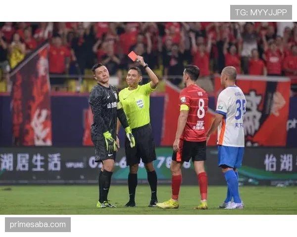 拖延时间判罚：裁判何时出示黄牌的关键条件