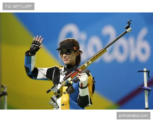 杜丽退役后还在坚持每天五点起床练枪？这自律看得我手机都拿不稳了